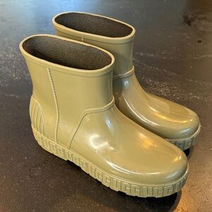 UGG Short Rain Boots – Olive Green | Like New